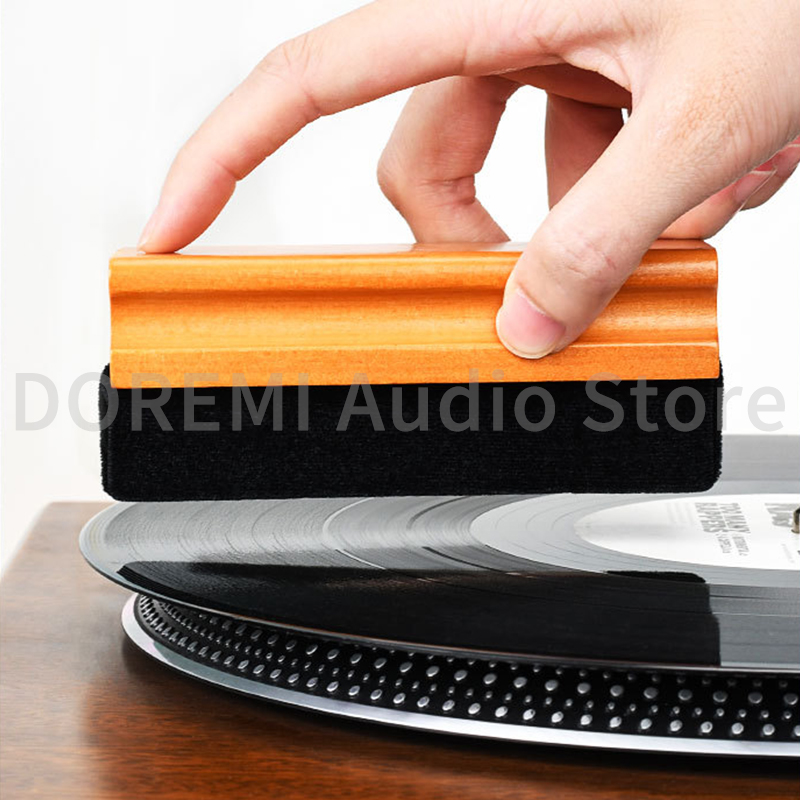 Spazzola per la pulizia dei di - Vinyl Record Cleaner recensione e prezzo