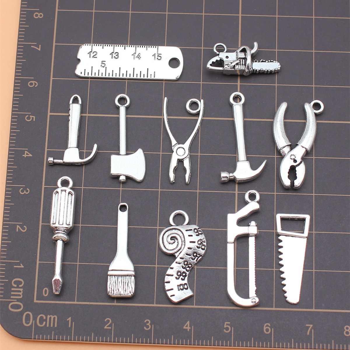 12 pezzi di strumenti color ar - Collectible Vintage Tools recensione e prezzo
