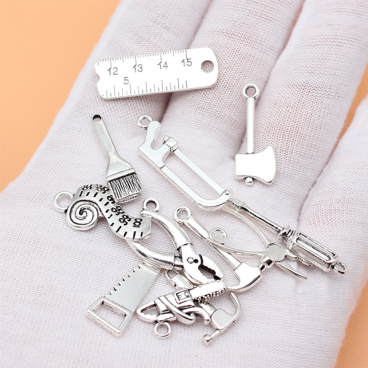 12 pezzi di strumenti color ar - Collectible Vintage Tools recensione e prezzo